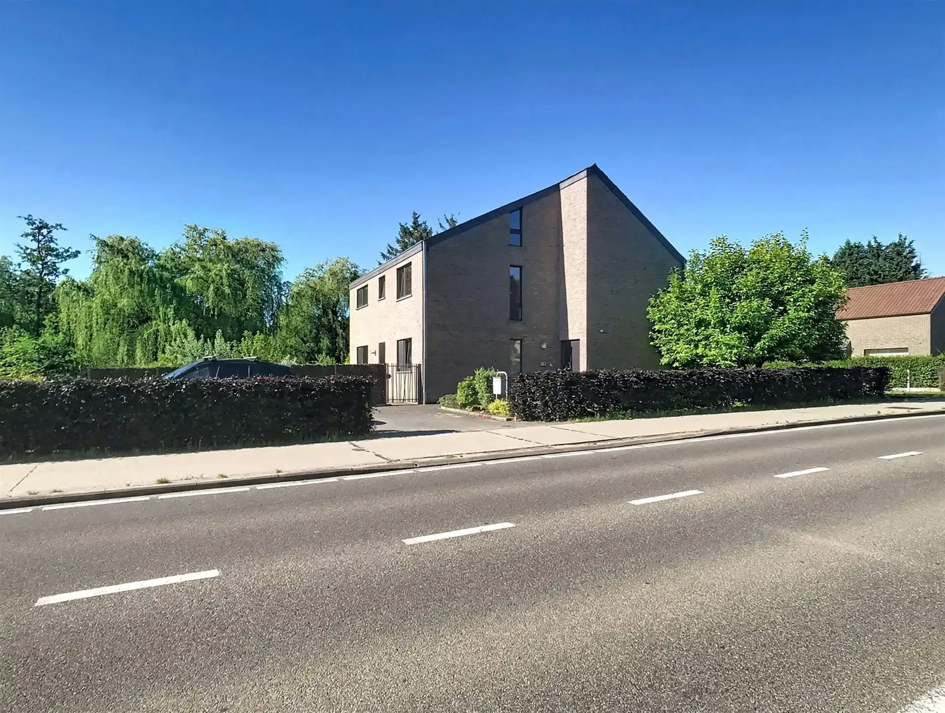 Villa met 3 slpk., bureau en groot perceel foto 34