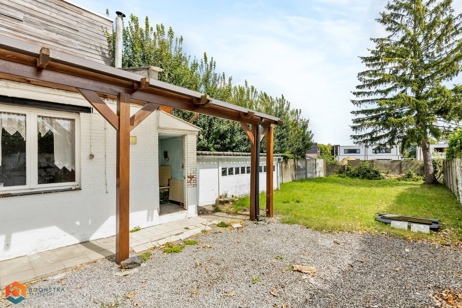 Te renoveren woning met 3 ruime slpkrs in centrum Onze-Lieve-Vrouw-Waver foto 10