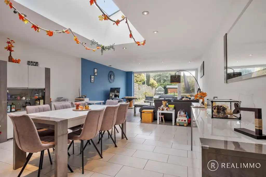 Gerenoveerde en energiezuinige gezinswoning in Aalbeke foto 6