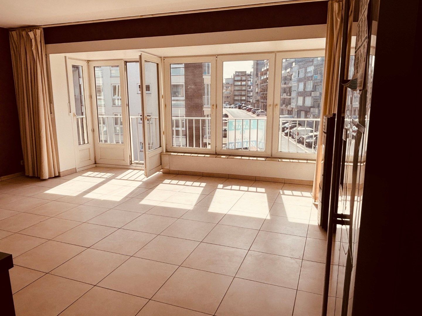 Te huur: Ongemeubeld appartement op jaarbasis – 2 slaapkamers – Dichtbij zee en centrum foto 4