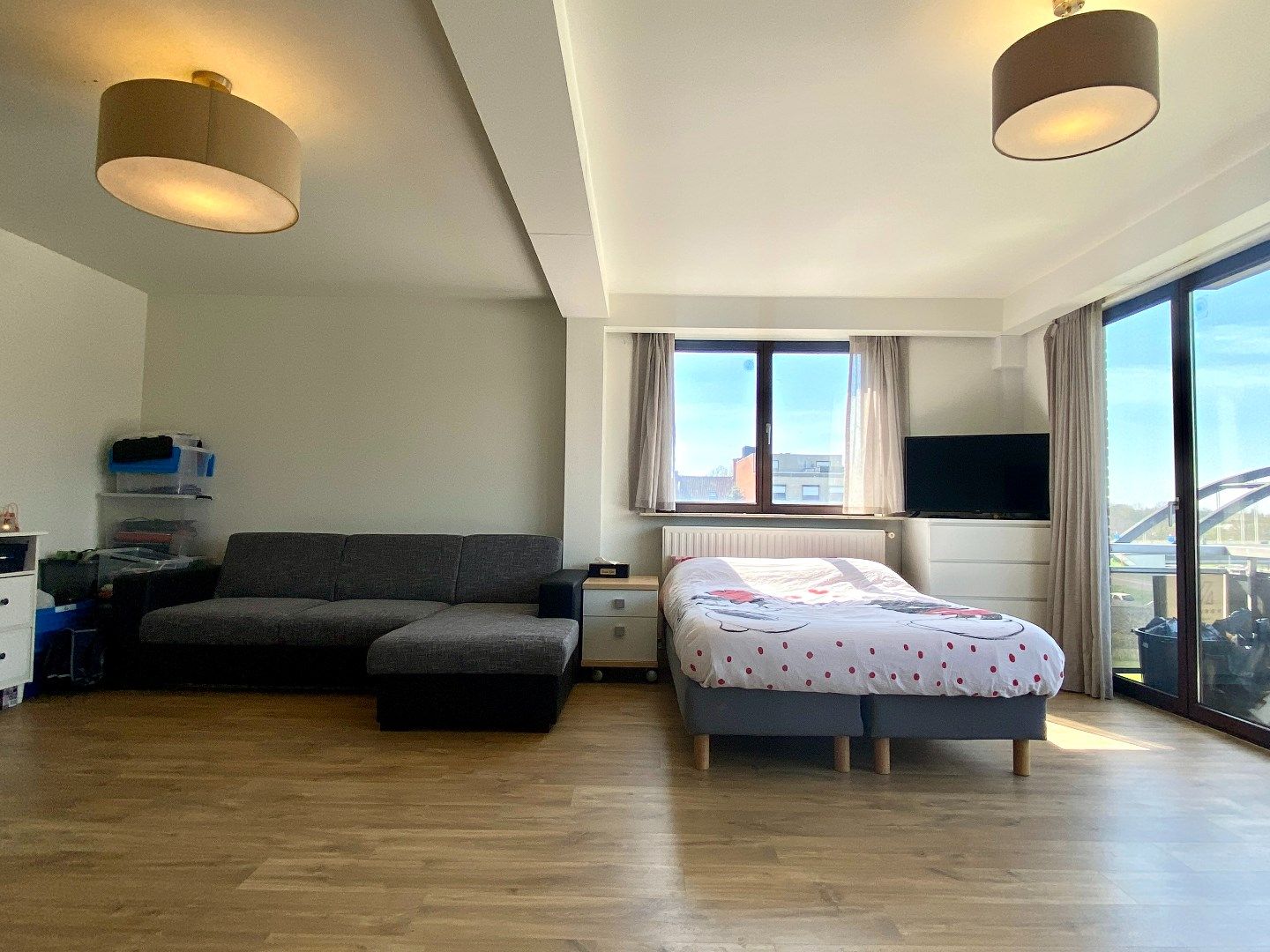 Ruim en lichtrijk 2-slaapkamerappartement te Harelbeke te koop! foto 4
