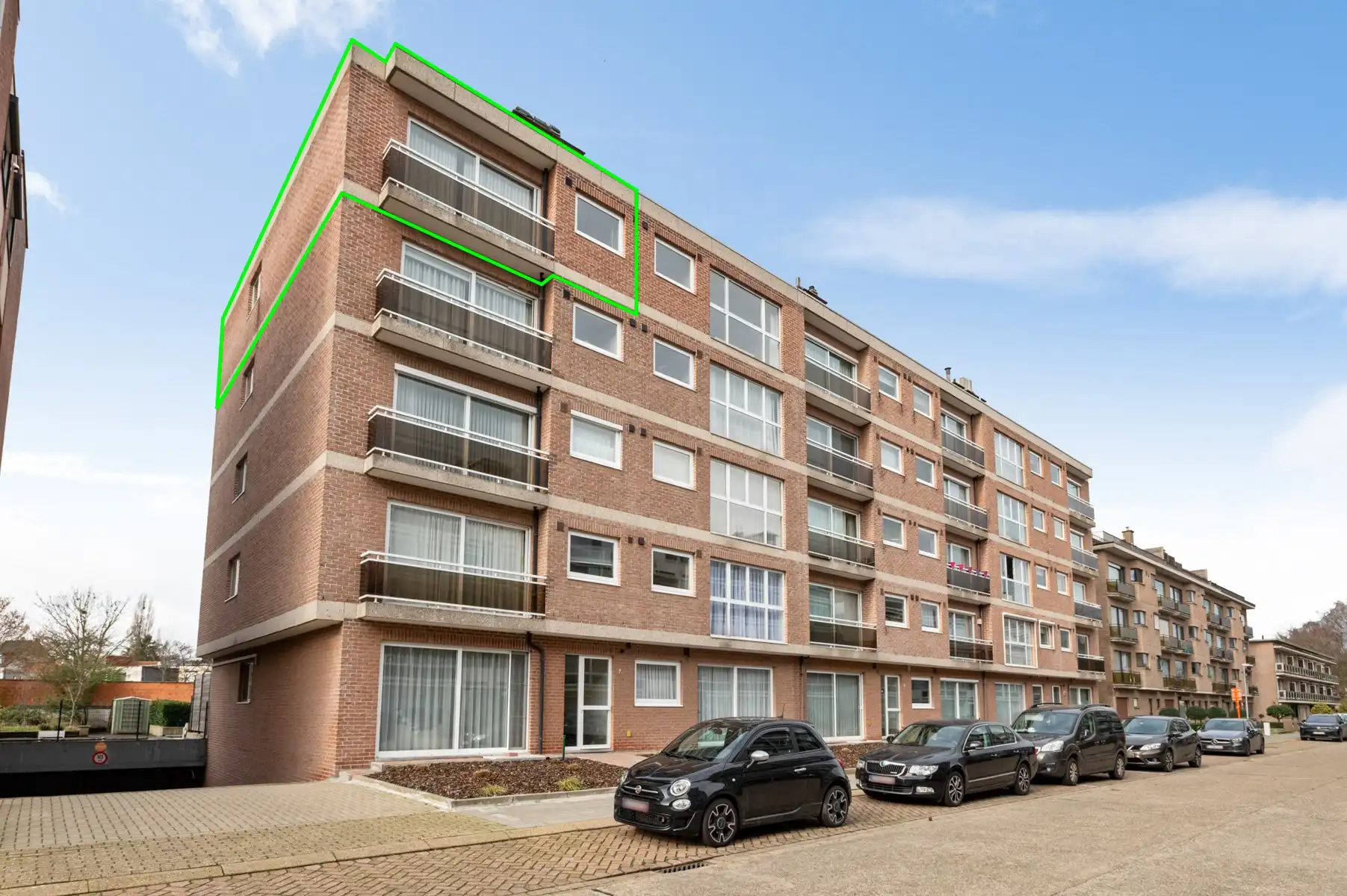 Goed gelegen 3-slaapkamerappartement op de 4de verdieping met 2 terrassen foto {{pictureIndex}}