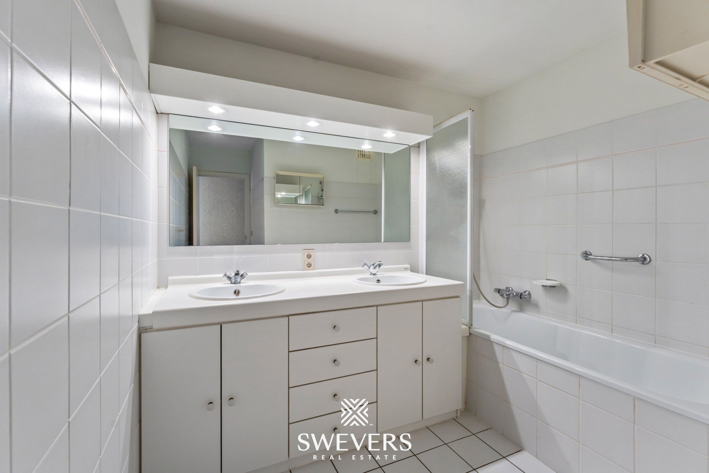 Instapklaar appartement met twee slaapkamers en autostaandplaats foto 16