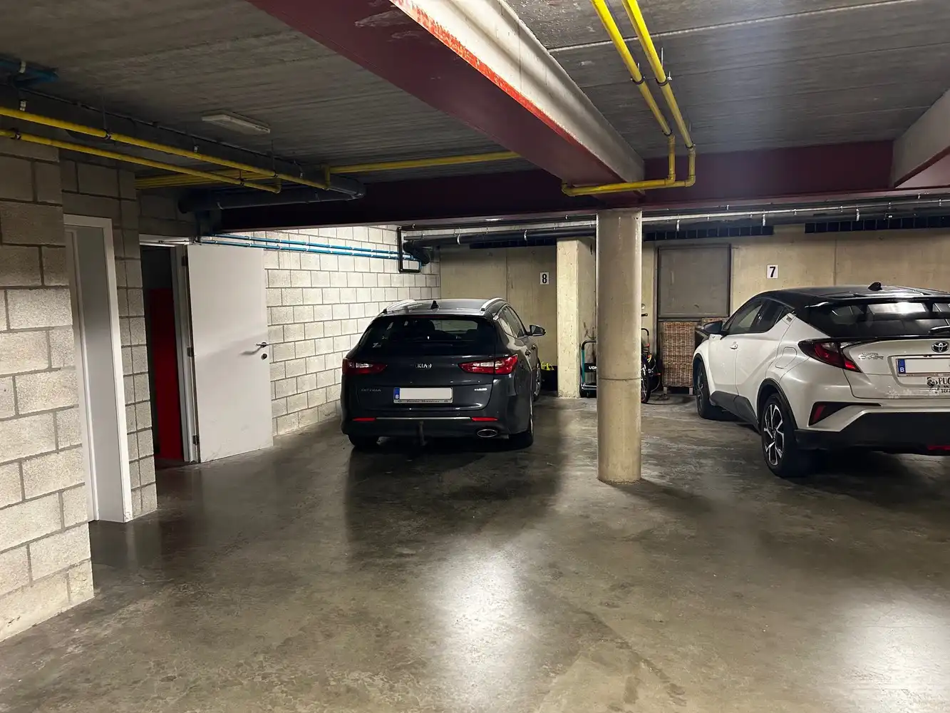 Prachtig en ruim gelijkvloers appartement met 2 slaapkamers, privé-tuin en autostaanplaats dicht bij het centrum van Maasmechelen. foto 14