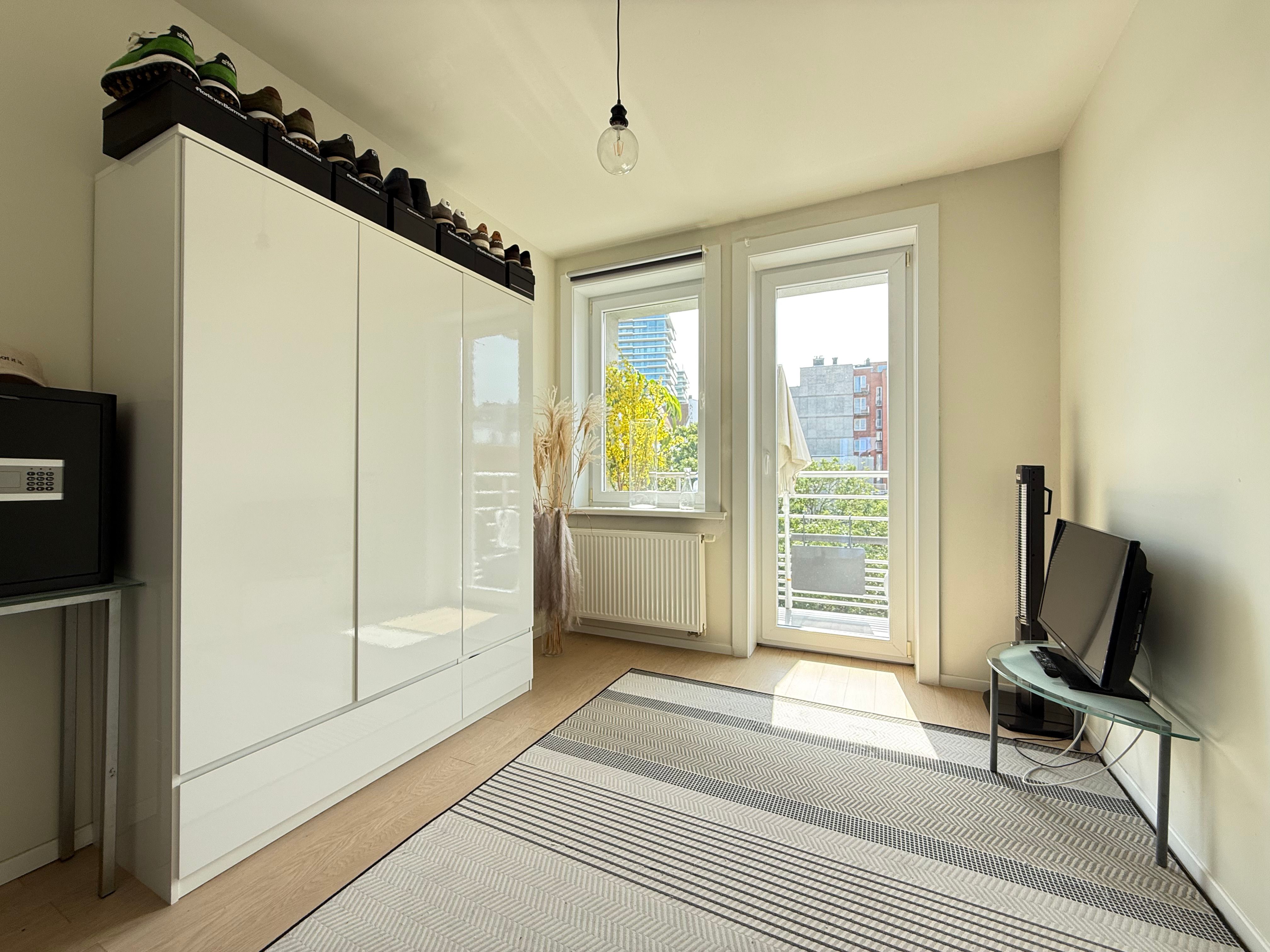 Stijlvol appartement op pleinlocatie foto 6