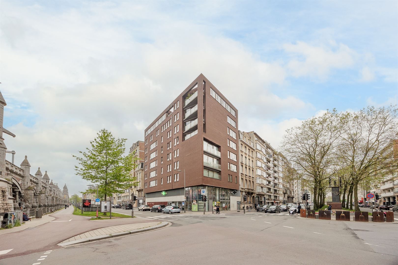 Autostaanplaats in afgesloten parkeergarage  foto 2