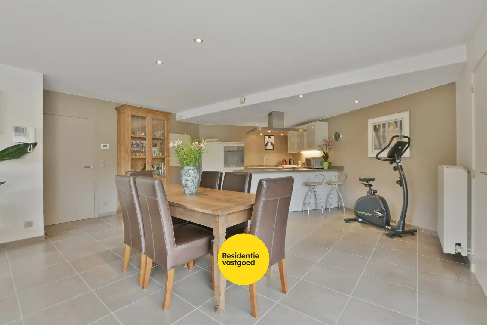 Onmiddellijk beschikbaar energiezuinig appartement met 2 slaapkamers in De Haan foto 4