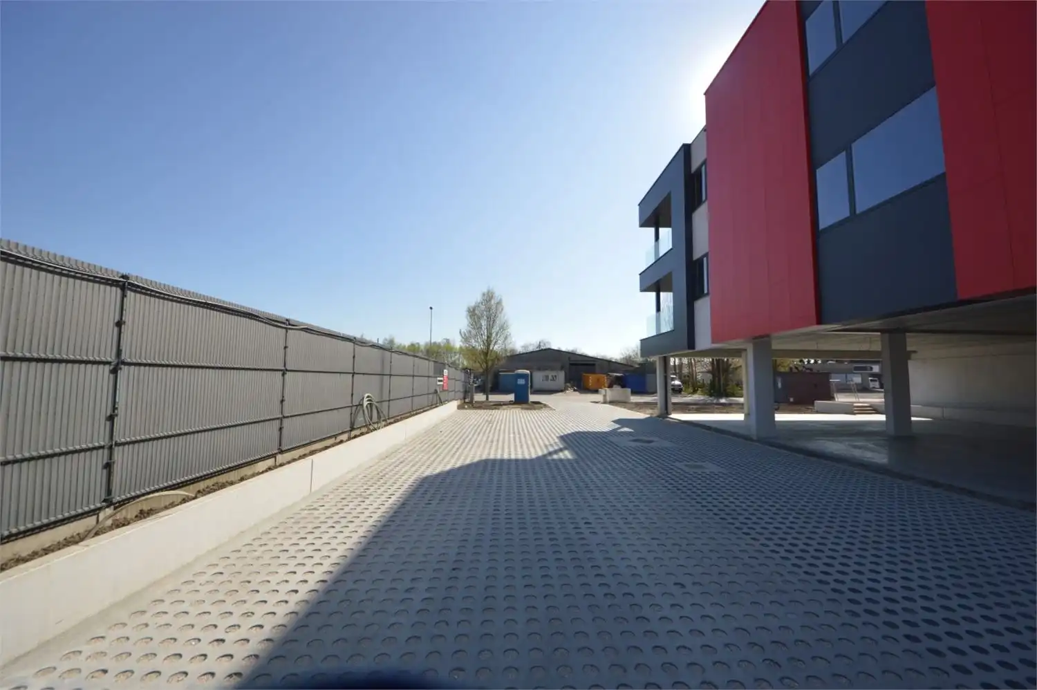 NIEUWBOUWKANTOREN MET PARKING NABIJ E40 foto 4