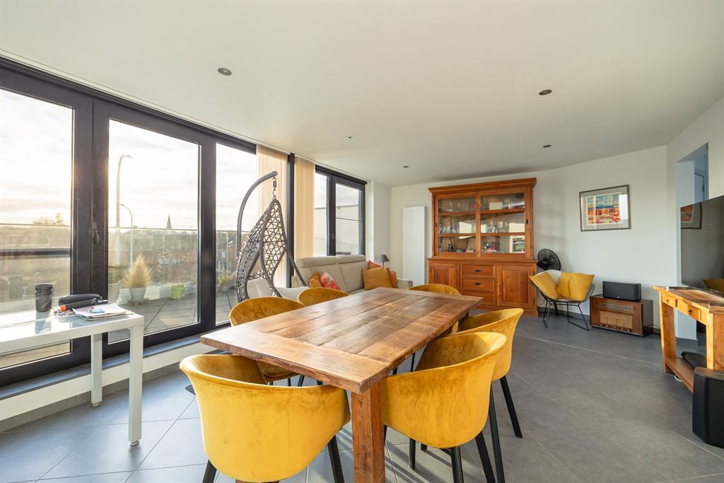 Recent en lichtrijk appartement met ruim terras! foto 6