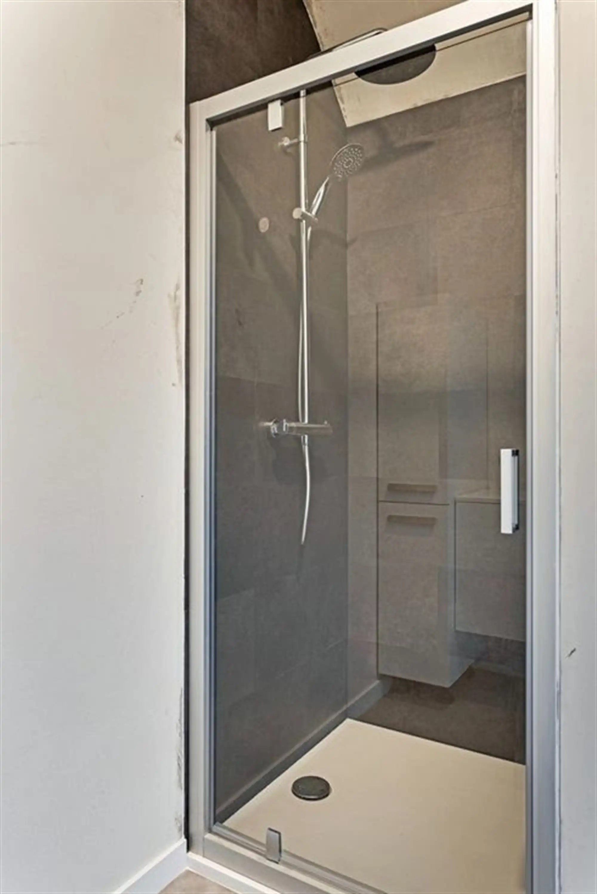 Nieuwbouwappartement met 2 slaapkamers en lift in centrum foto 14