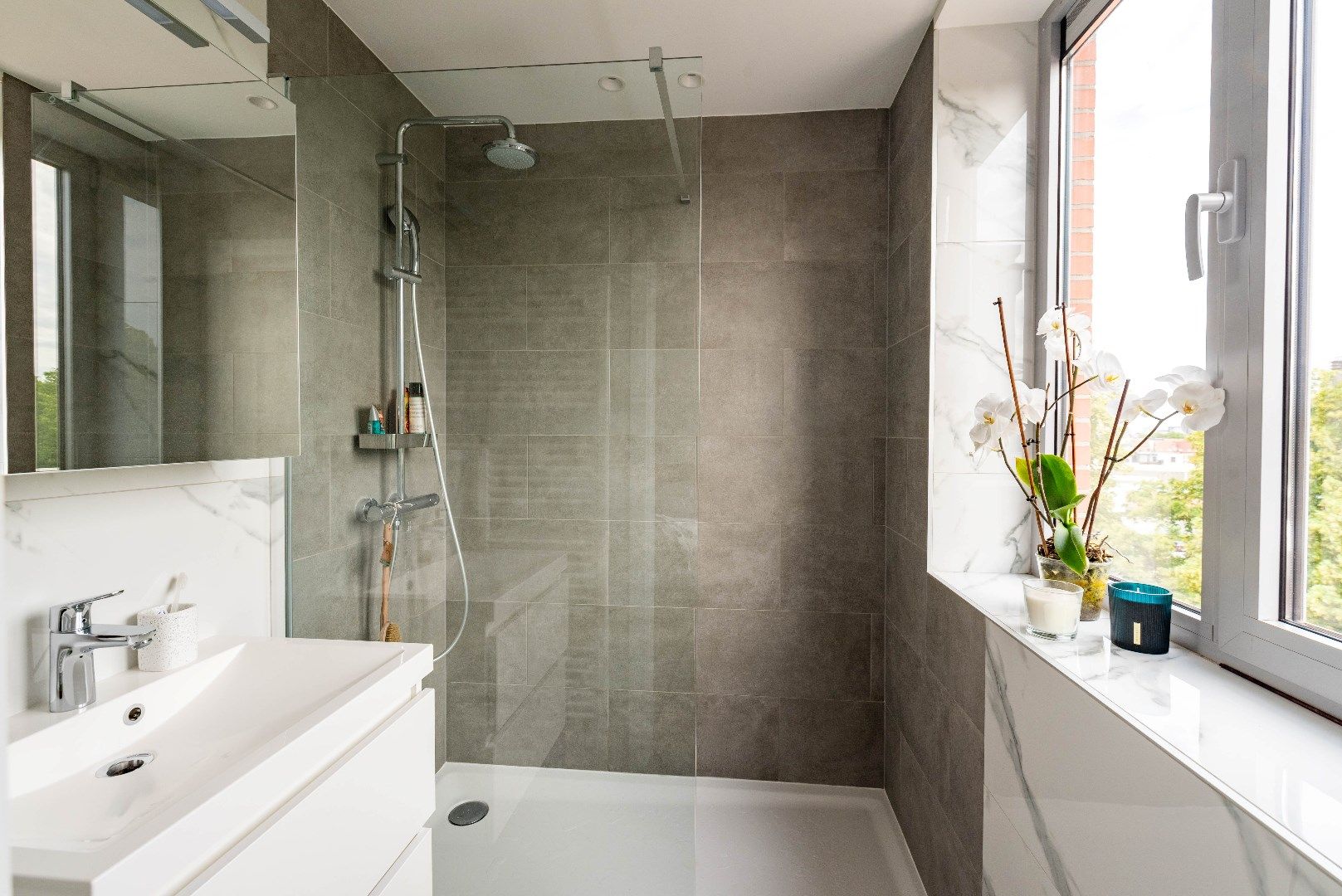 Modern penthouse op het Antwerpse Zuid foto 14