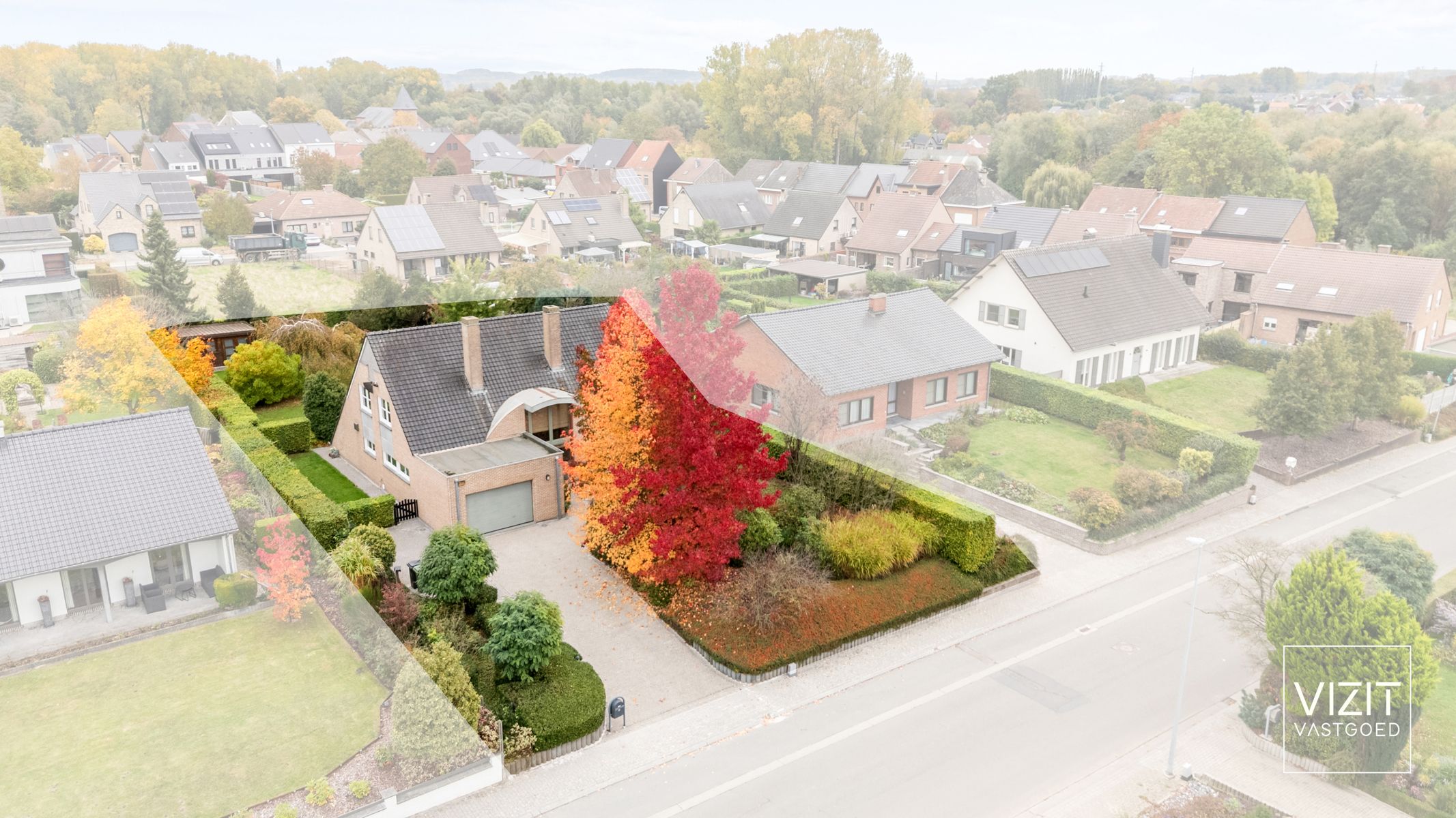 Ruime villa met mooie aangelegde tuin op toplocatie foto {{pictureIndex}}
