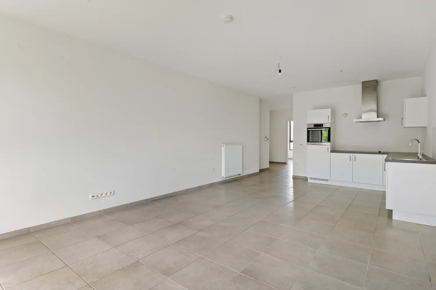 Assiestentieflat te huur in Hoboken Groen Zuid! foto 3