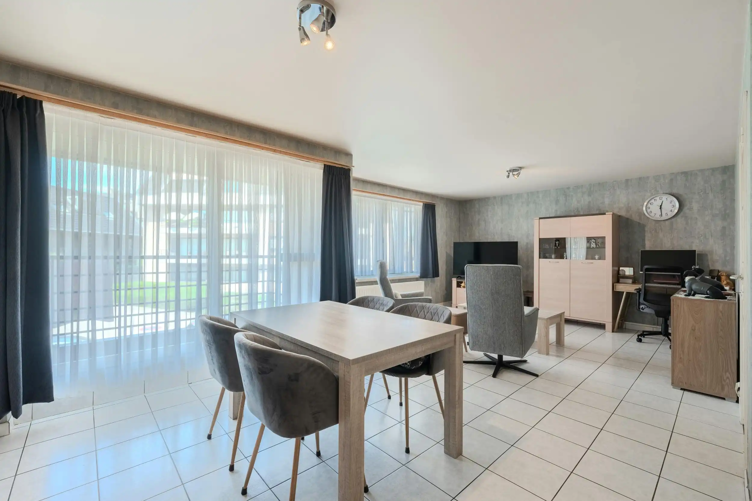 Instapklaar appartement met 2 slaapkamers op rustige ligging foto 4