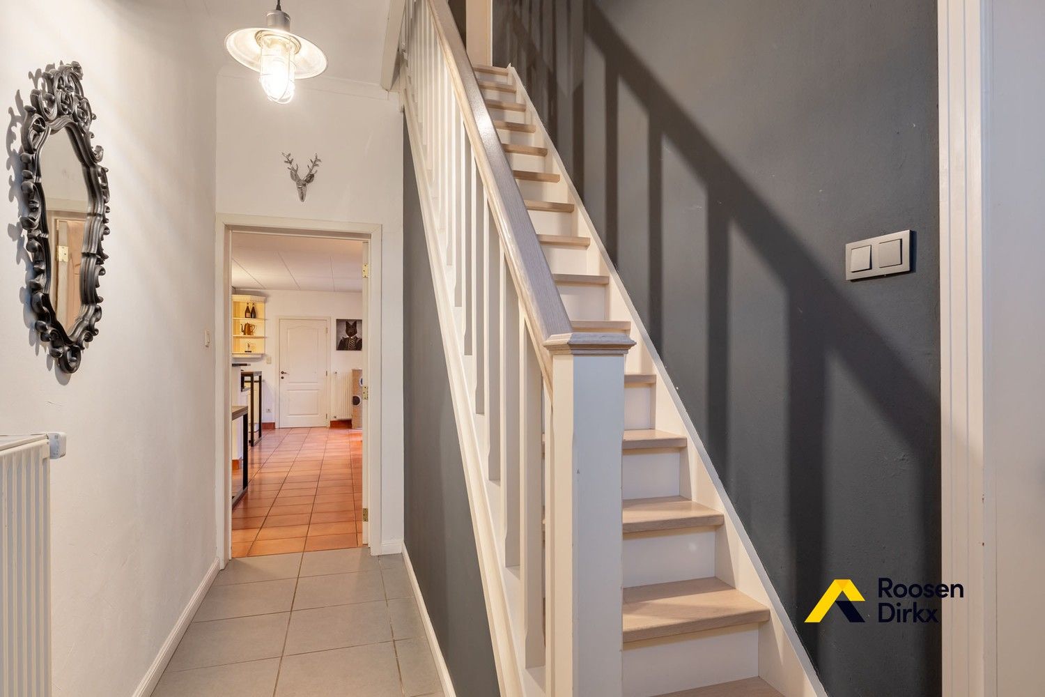 Karaktervolle gezinswoning met 3 slaapkamers, praktijkruimte en pool house op 6a13ca foto 10