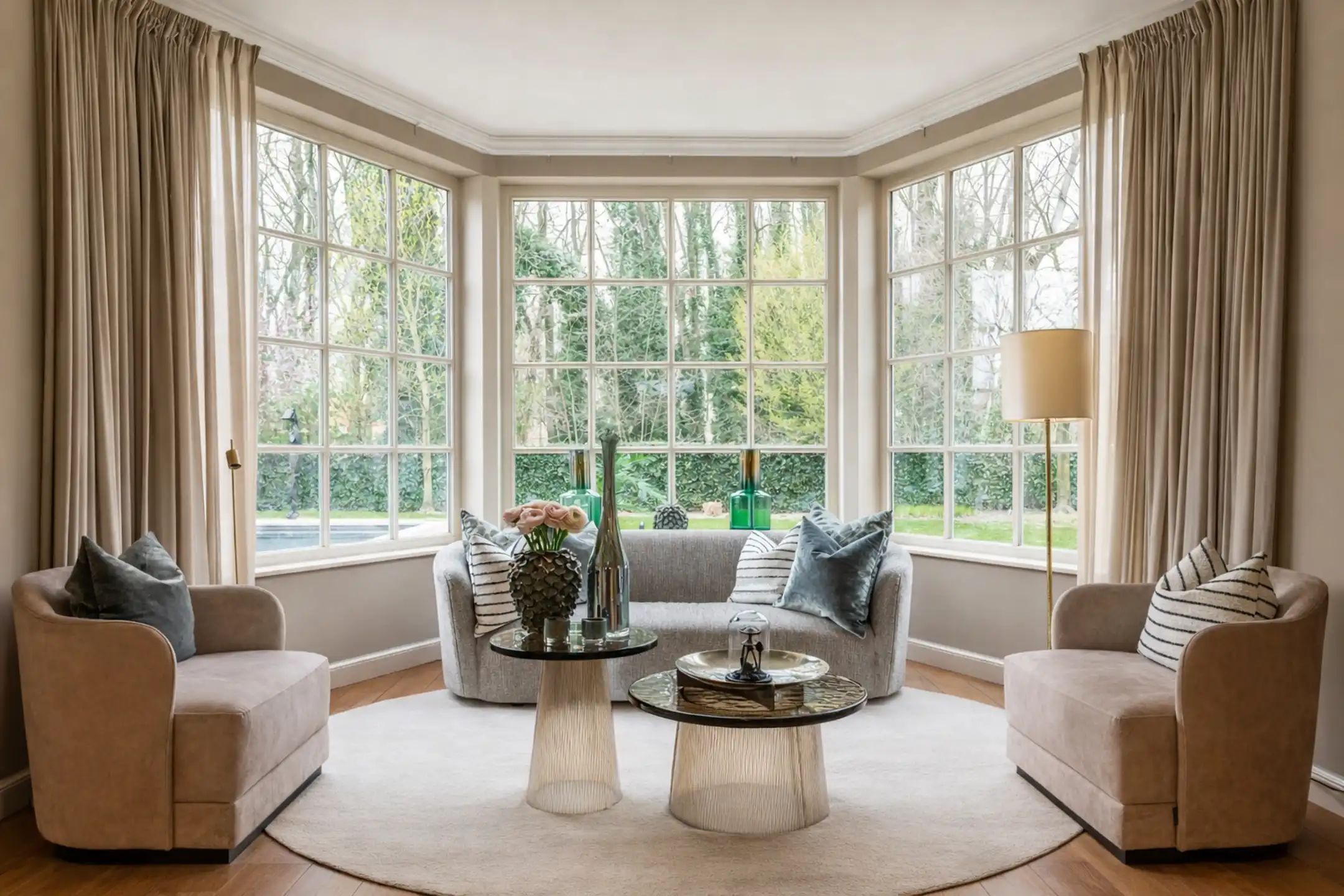 Rietgedekte villa op 2.000 m² met zwembad foto 4