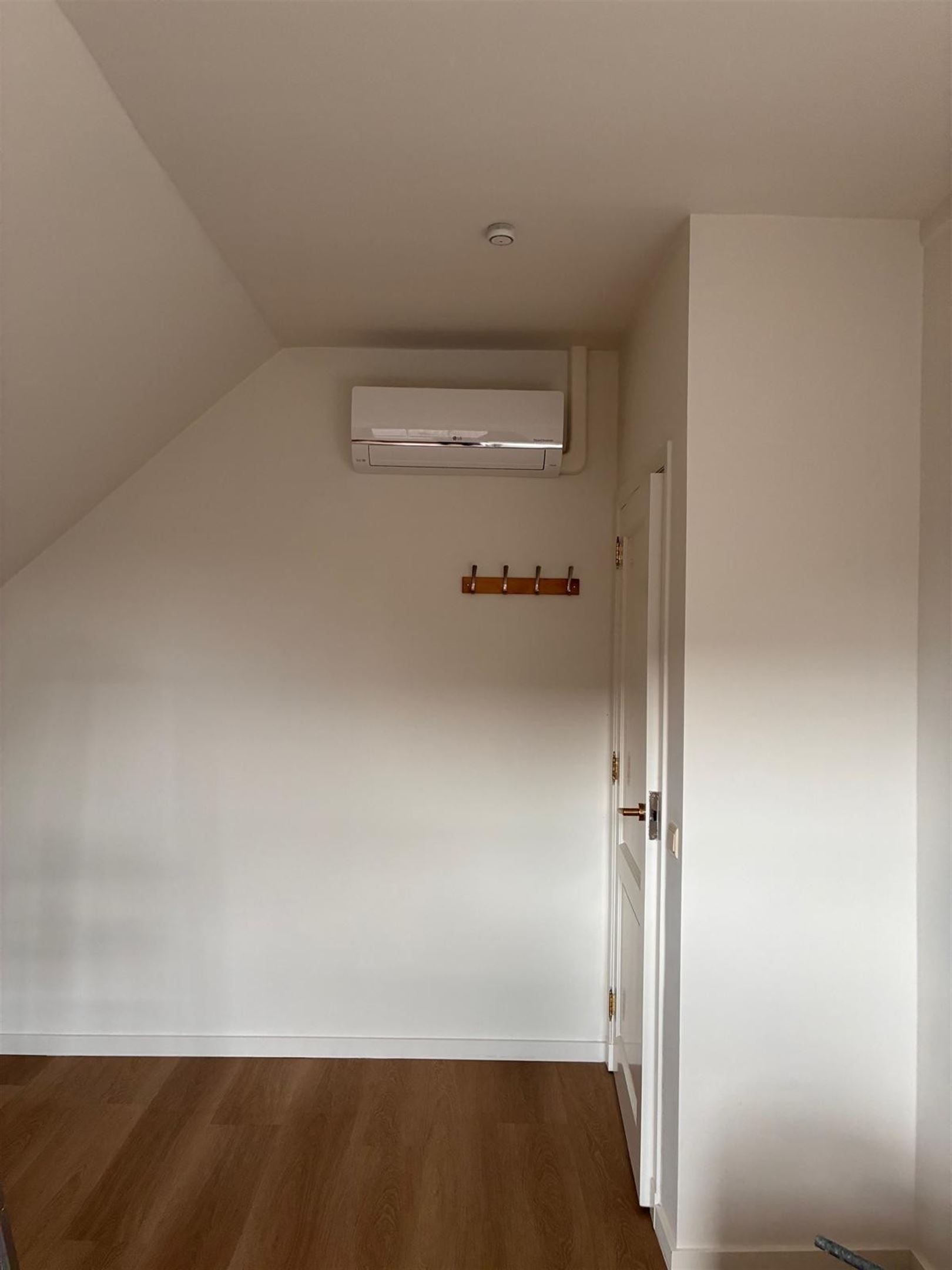 Instapklare villa met AIRCO met 4 slaapkame in Brasschaat! foto 34