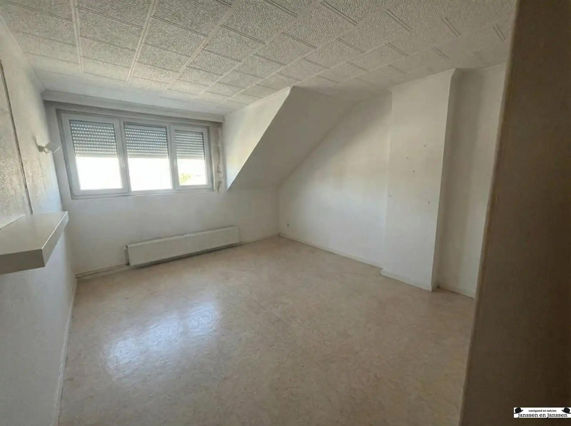 Centraal gelegen woning nabij het centrum van Brasschaat. foto 8