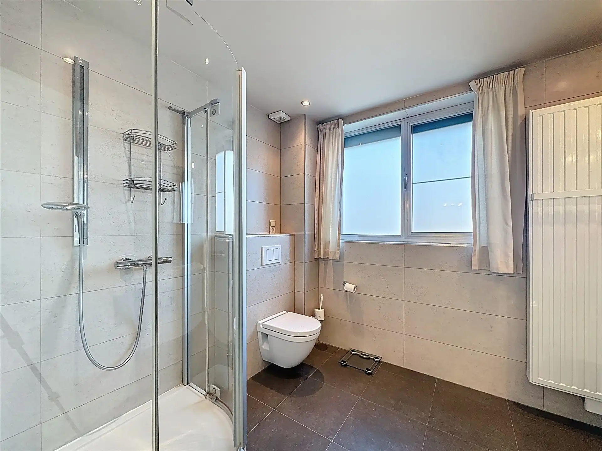 Half open bebouwing met 5 slaapkamers en garage foto 19