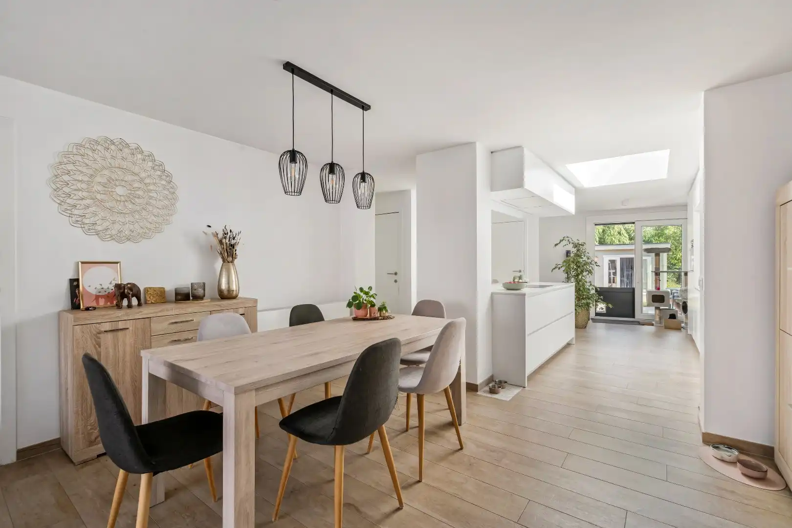 Instapklare woning met 3 slaapkamers en gezellige tuin in Nieuwpoort-Stad. foto 5