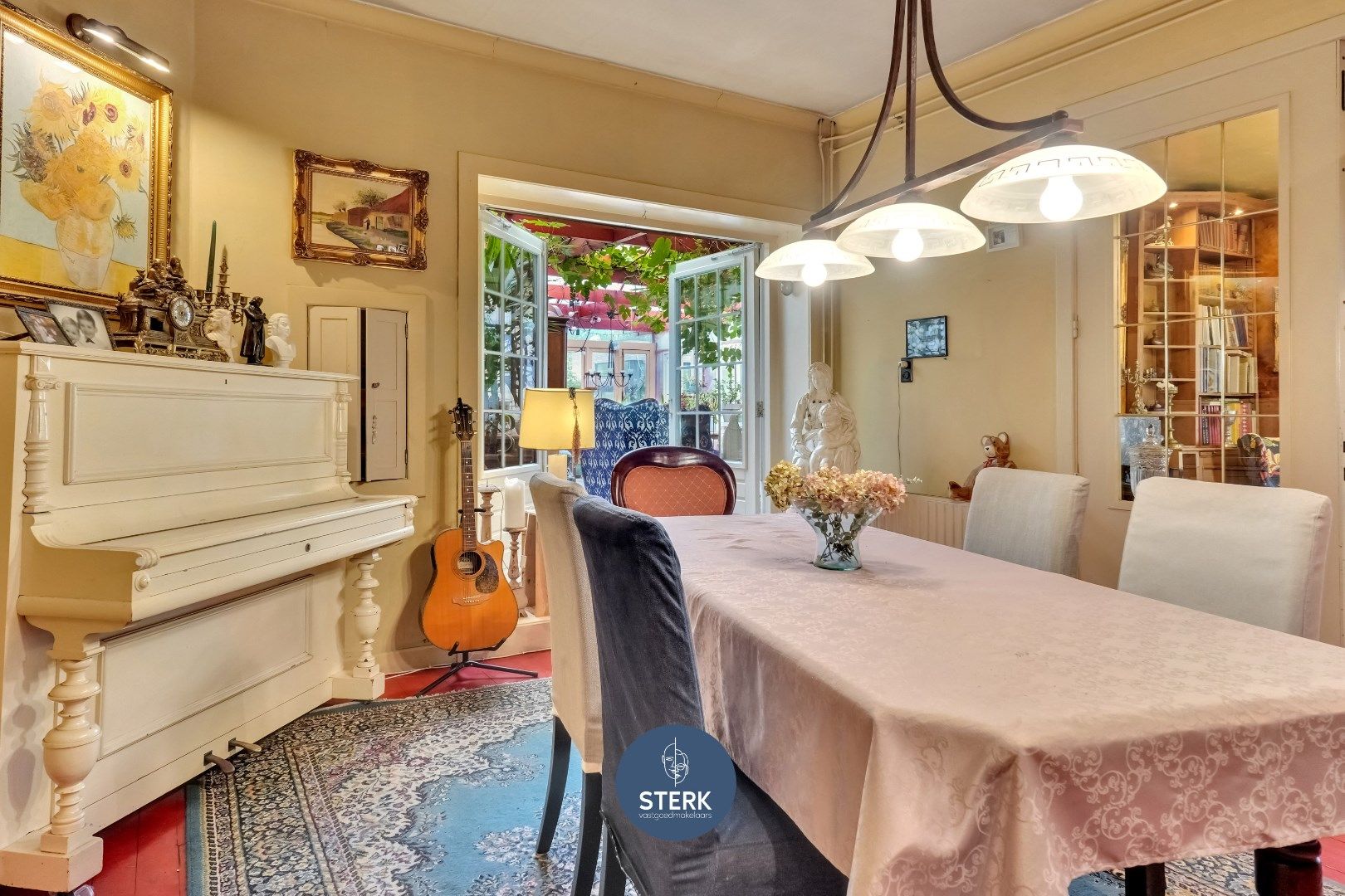 CHARMANTE WONING MET EEN RUIME BEWOONBARE OPP. VAN 400 M² TE REKEM !  foto 2
