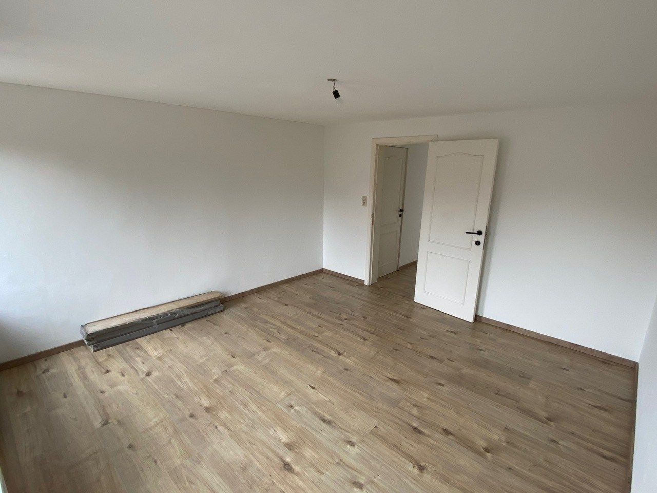 Woning met twee slaapkamers te Lennik foto 8
