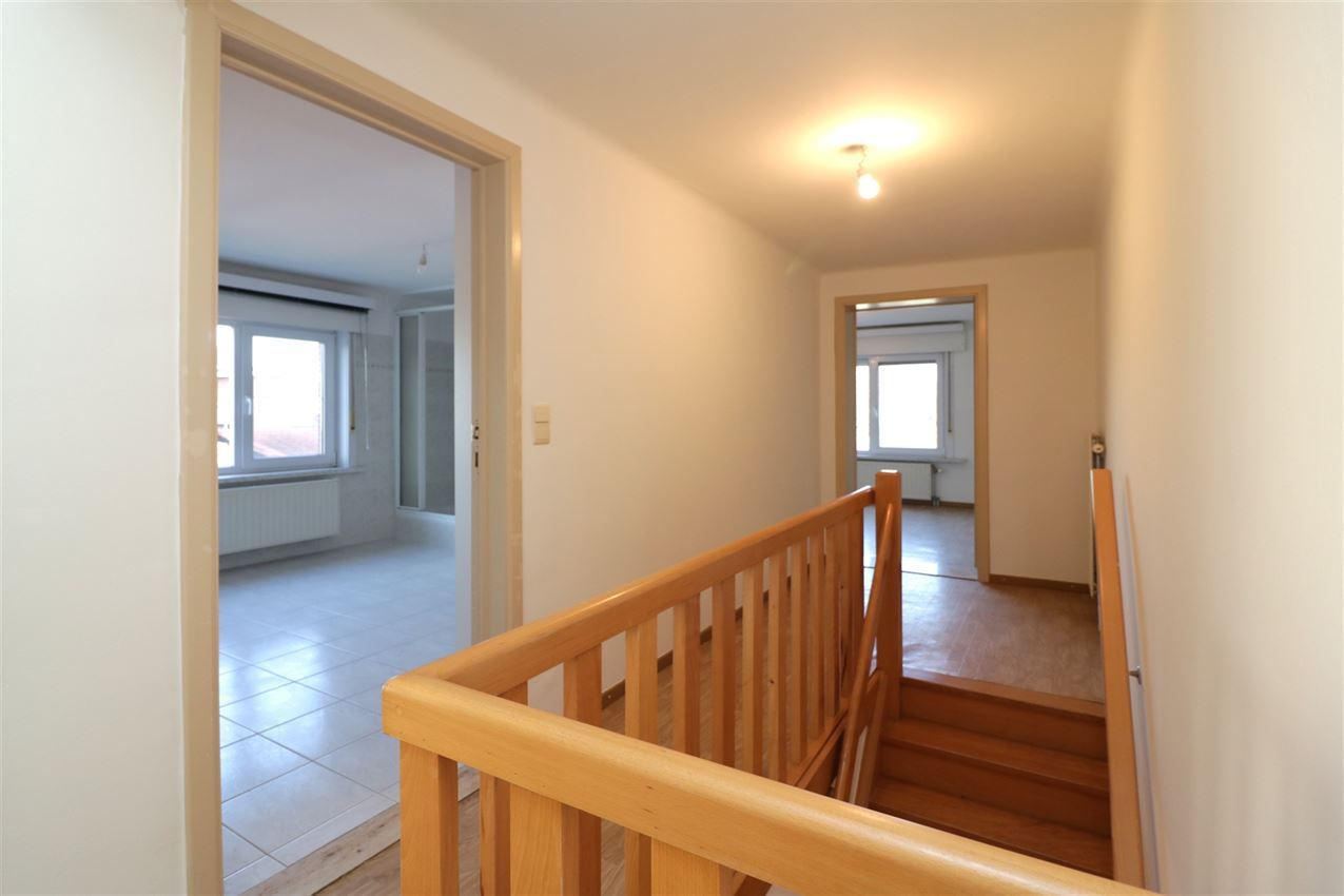 Woning met 2 slpk, terras, autostaanplaats onder de carport foto 39