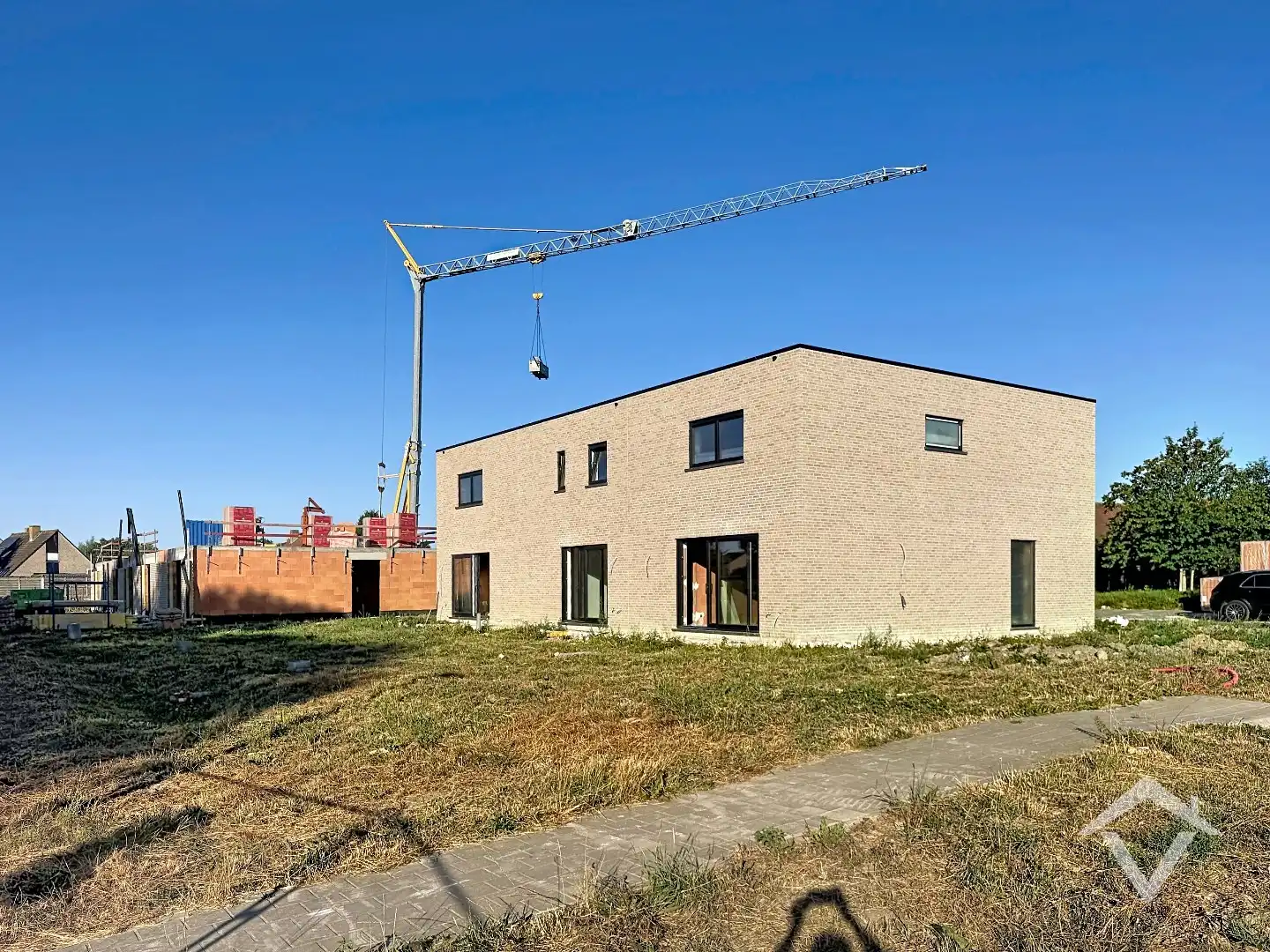 Woning met 3 slaapkamers en carport te Proven  foto 3