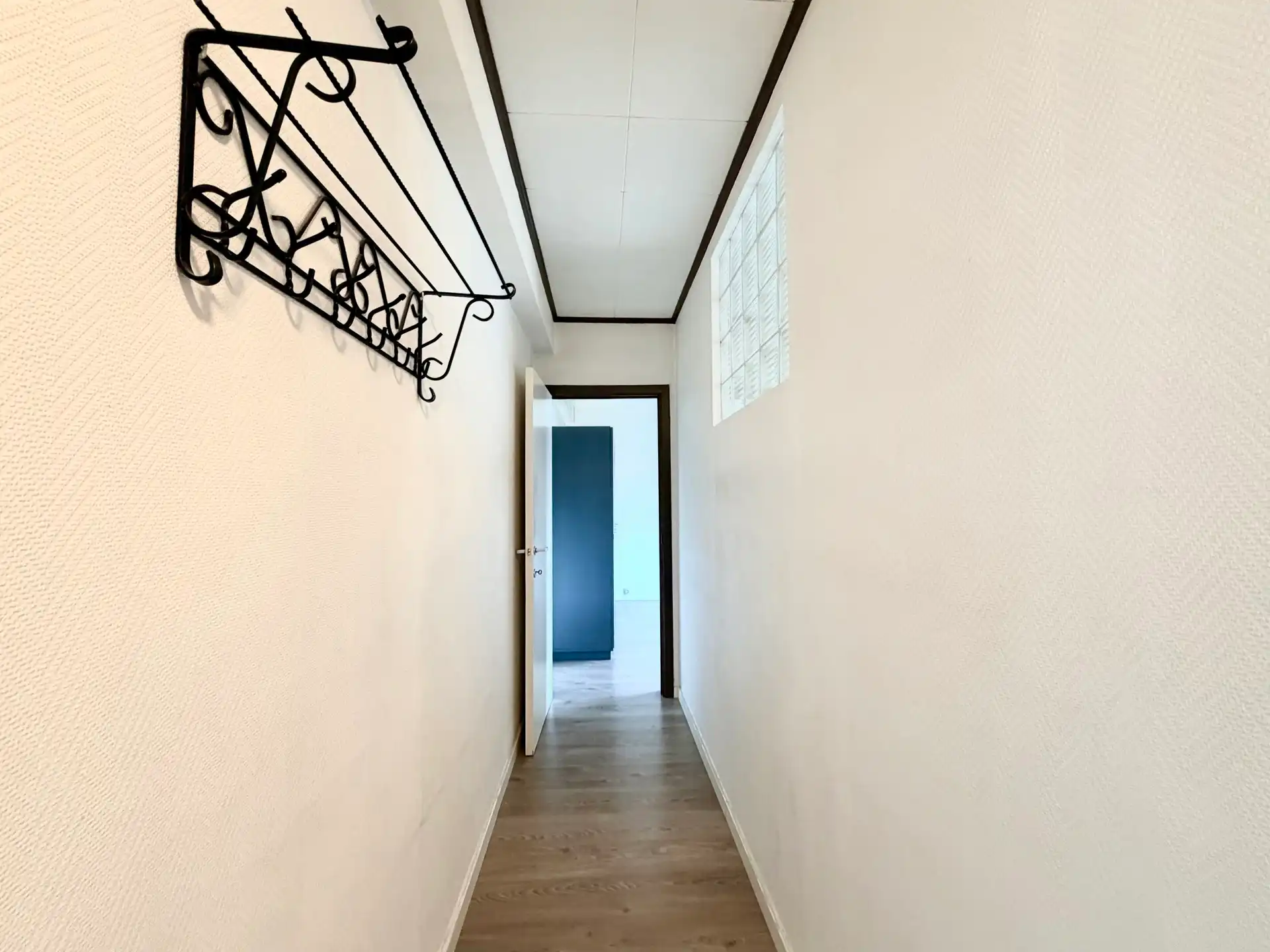 Instapklaar 2-slaapkamerappartement met zonnig terras te koop in De Panne foto 10