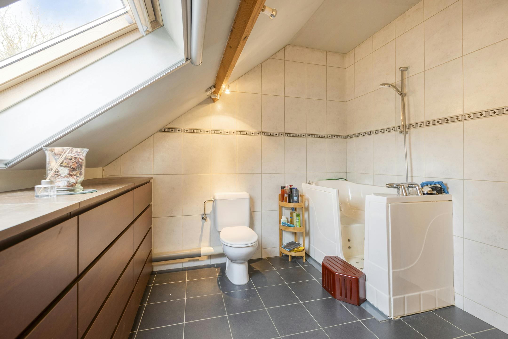 Karaktervolle woning met uitgestrekt perceel van 1HA31A te Halen foto 17