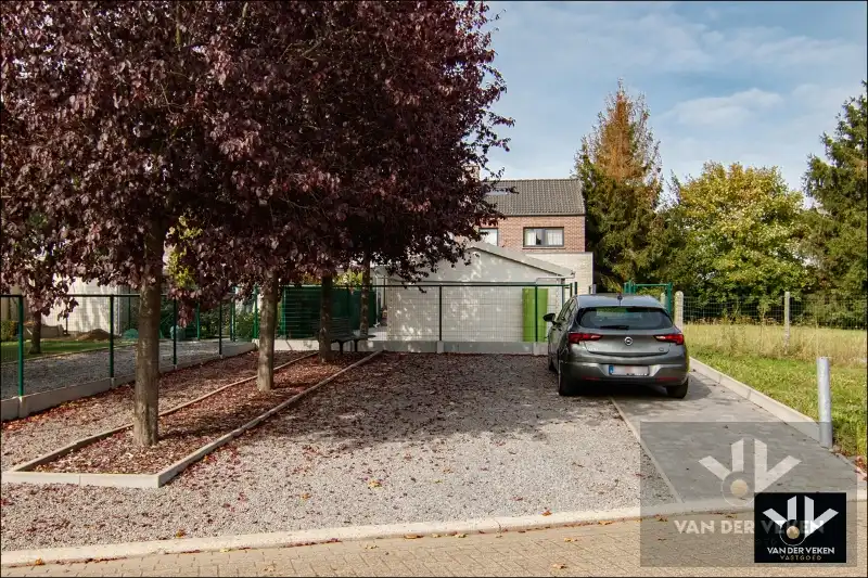 Rustig gelegen, goed onderhouden, instapklare en energiezuinige woning met veel licht en ruimte foto 23