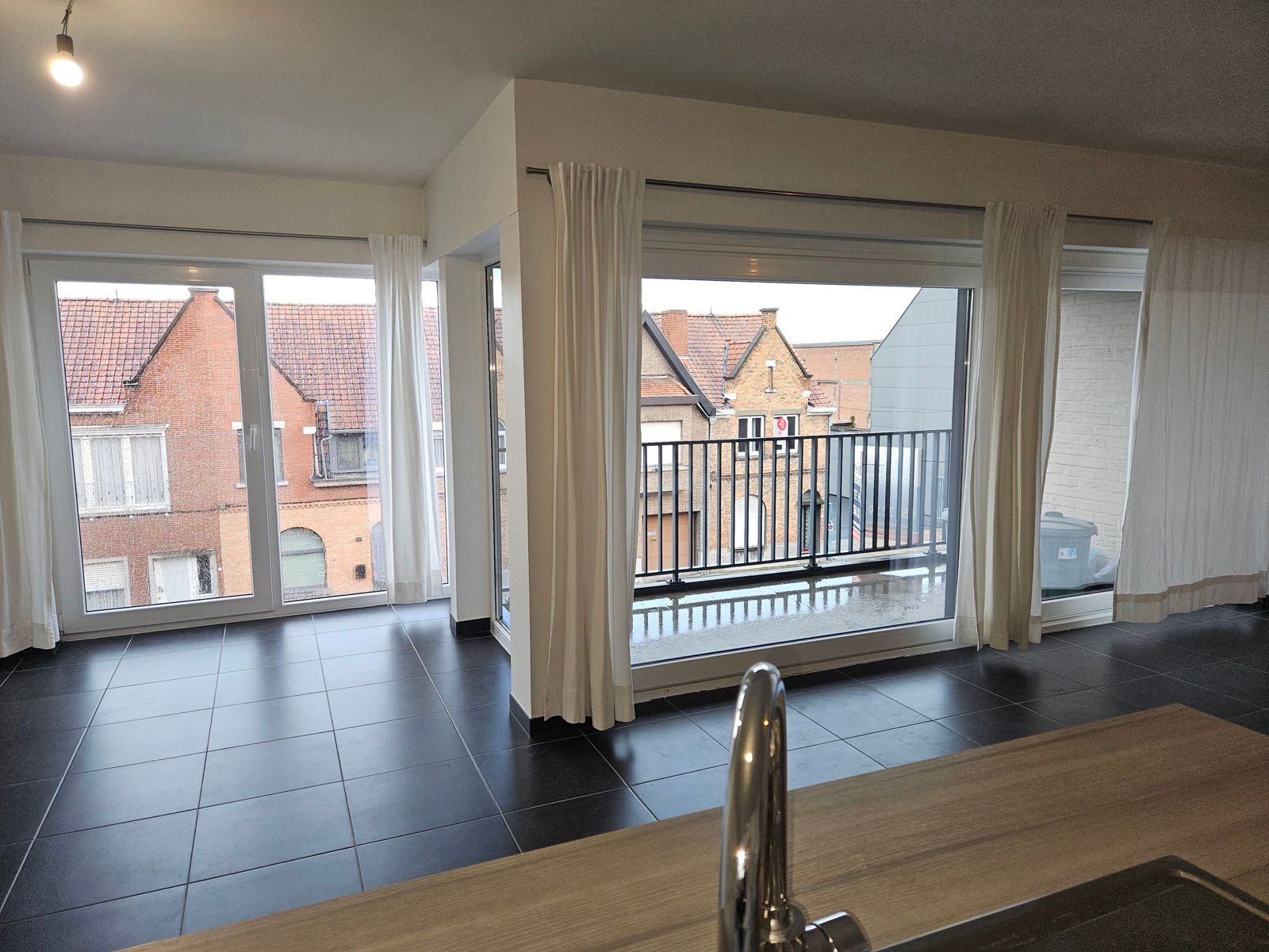 Tof instapklaar appartement met terras en autostandplaats! foto 6