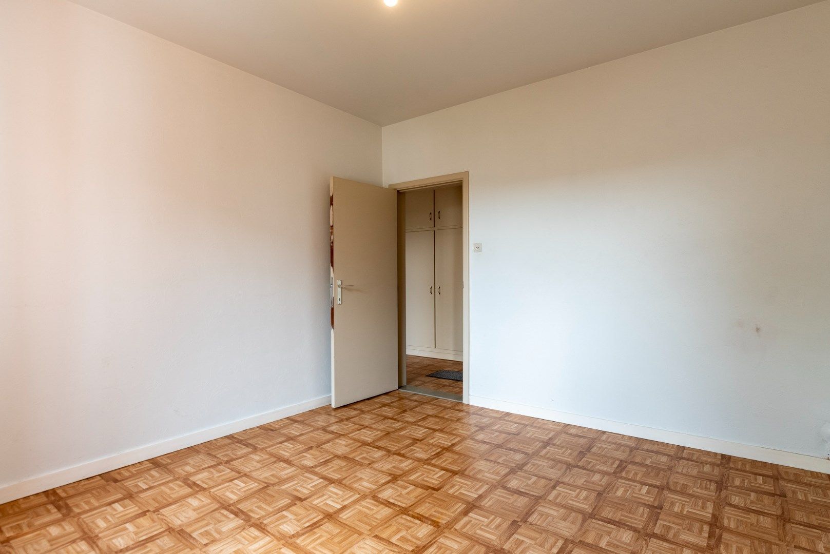 Ruim 2 slaapkamer appartement met garage in Boechout! foto 25