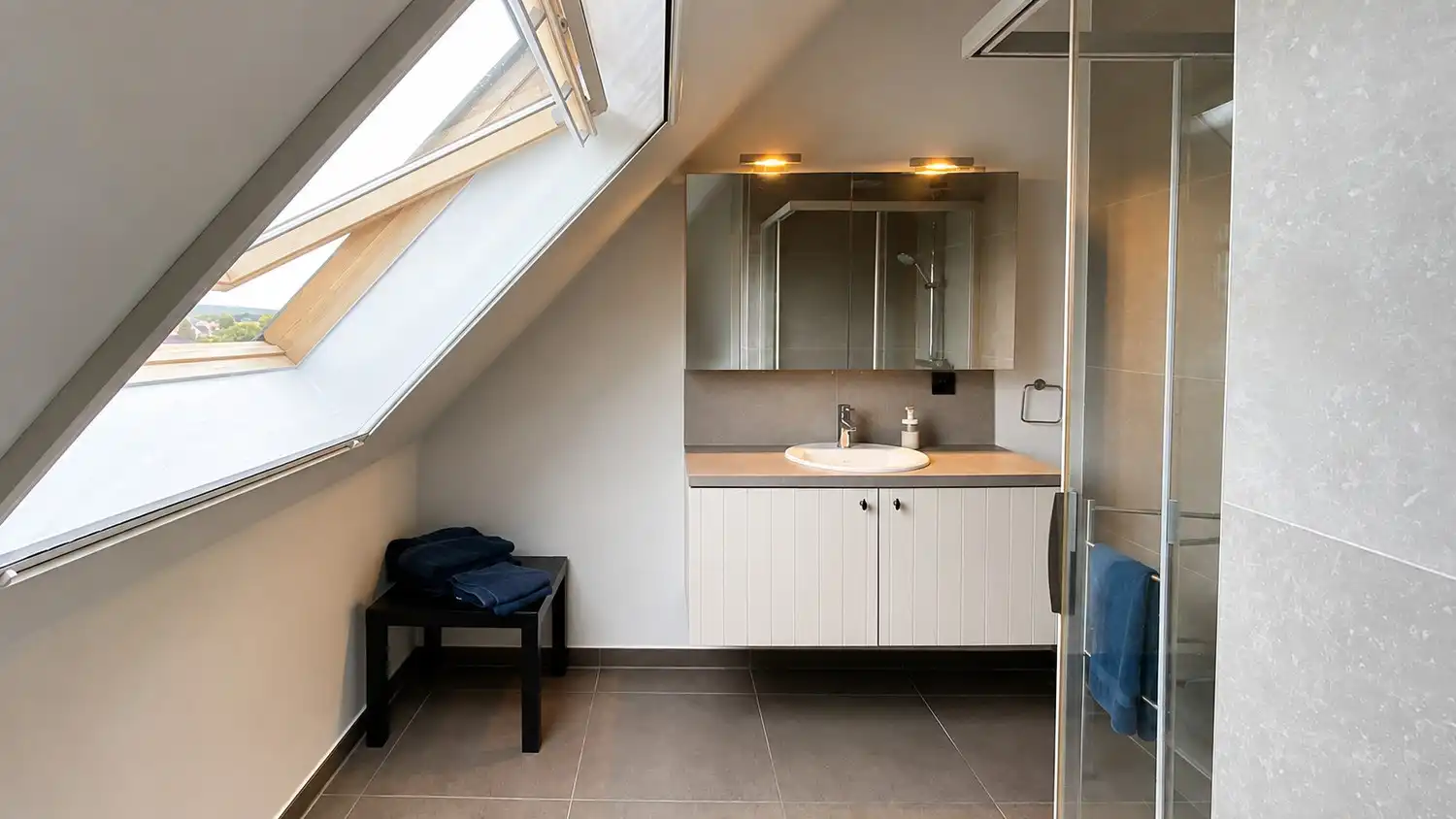 Ruim en comfortabel duplexappartement in het centrum van Lanaken foto 25