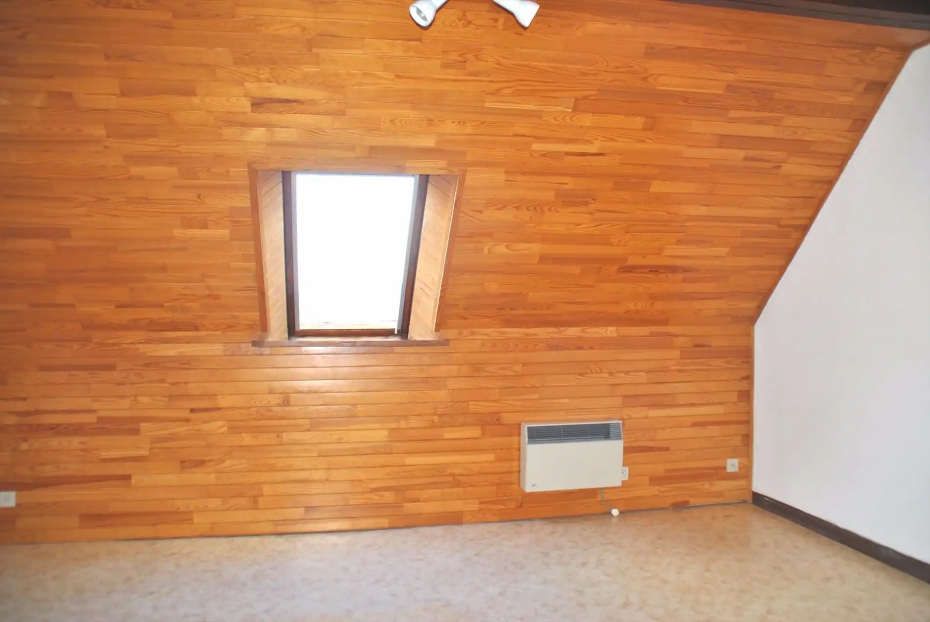 Zeer ruim duplex-appartement met 3 slaapkamers! foto 6