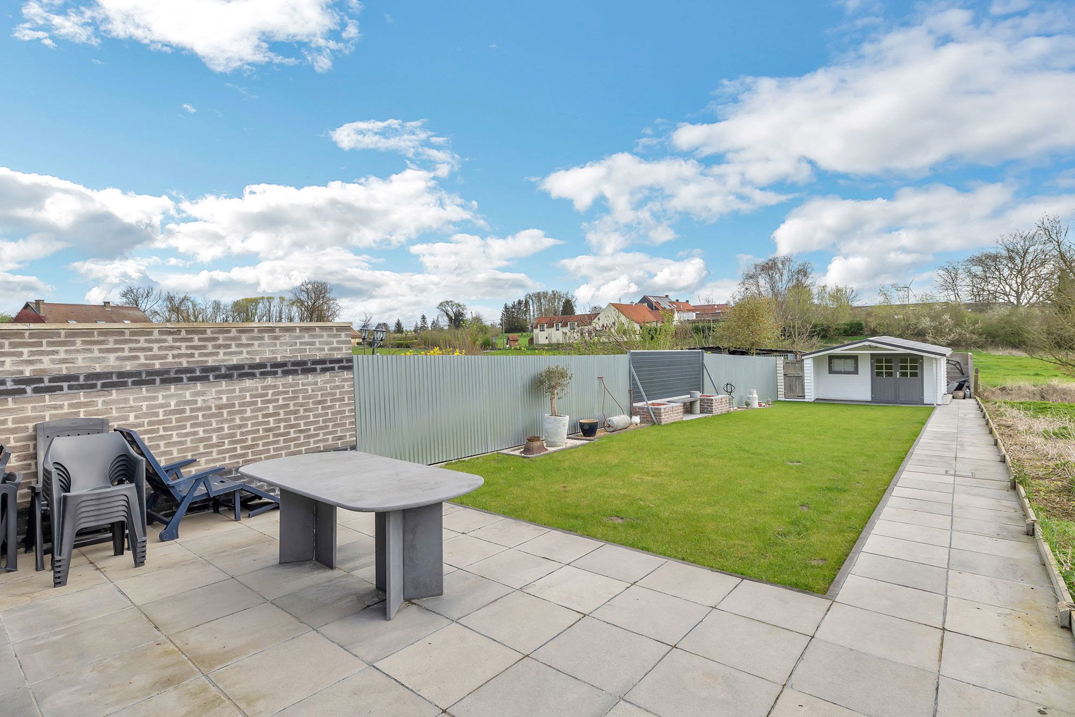 Instapklare woning met ruime garage en tuin foto 20