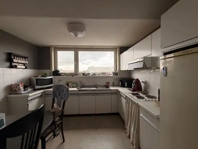 Appartement met 3 slaapkamers gelegen in het centrum van Neeroeteren. foto 2