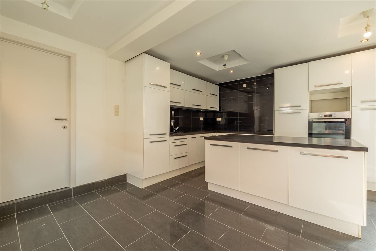 Royale gezinswoning, veel privacy, subliem terras foto 13