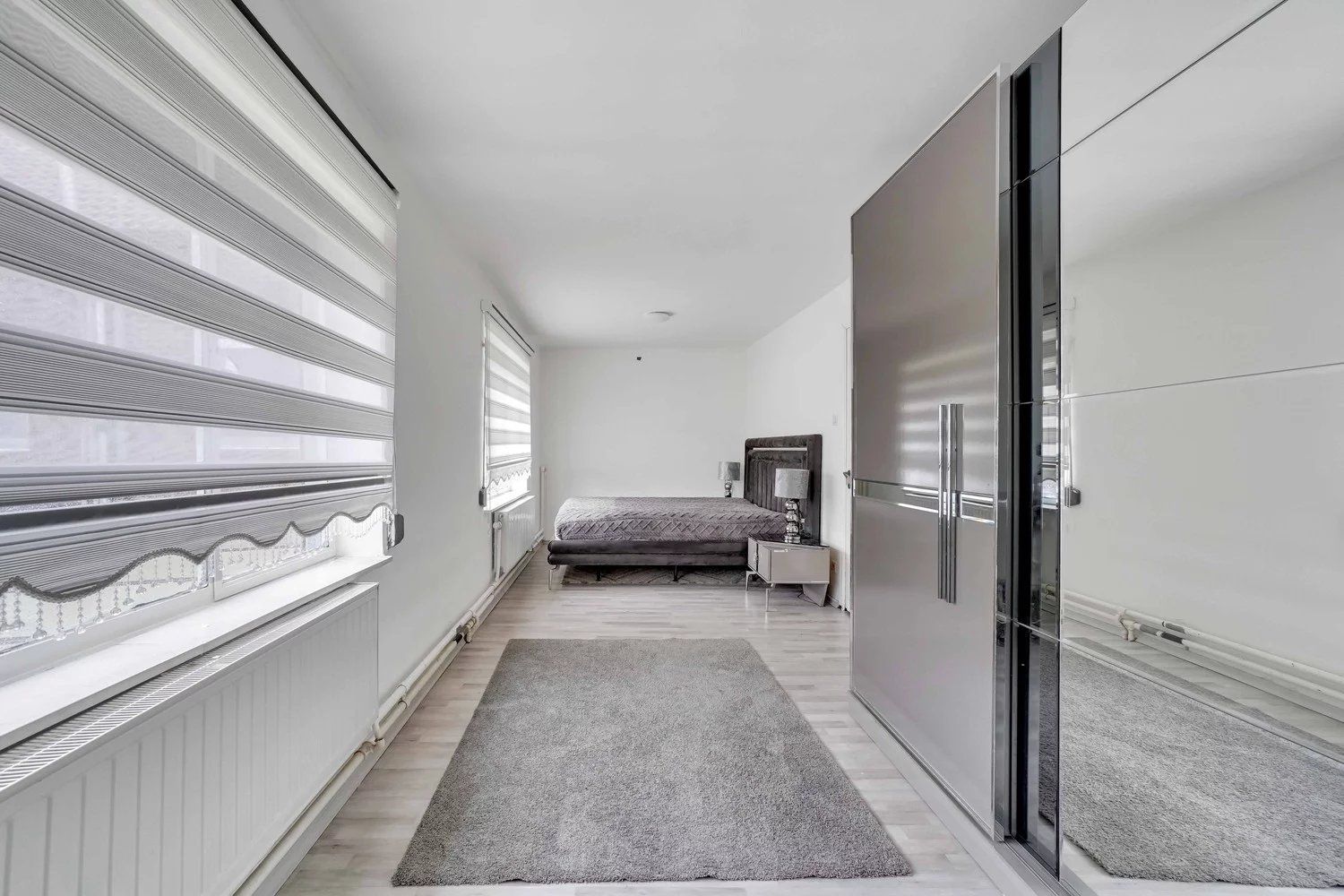 Gerenoveerde gezinswoning met vier slaapkamers foto 13