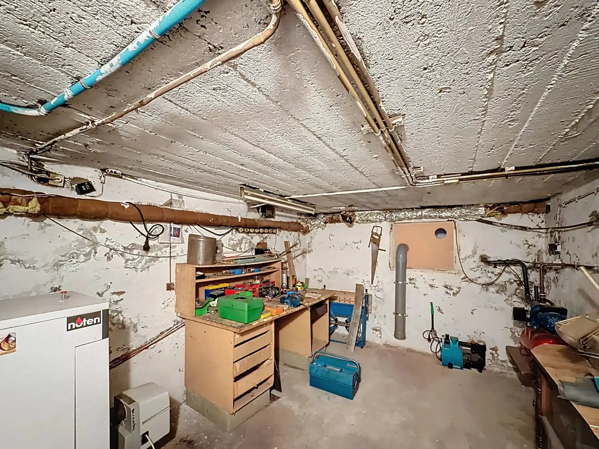 Te renoveren woning op een ruim perceel van 1350 m². foto 25