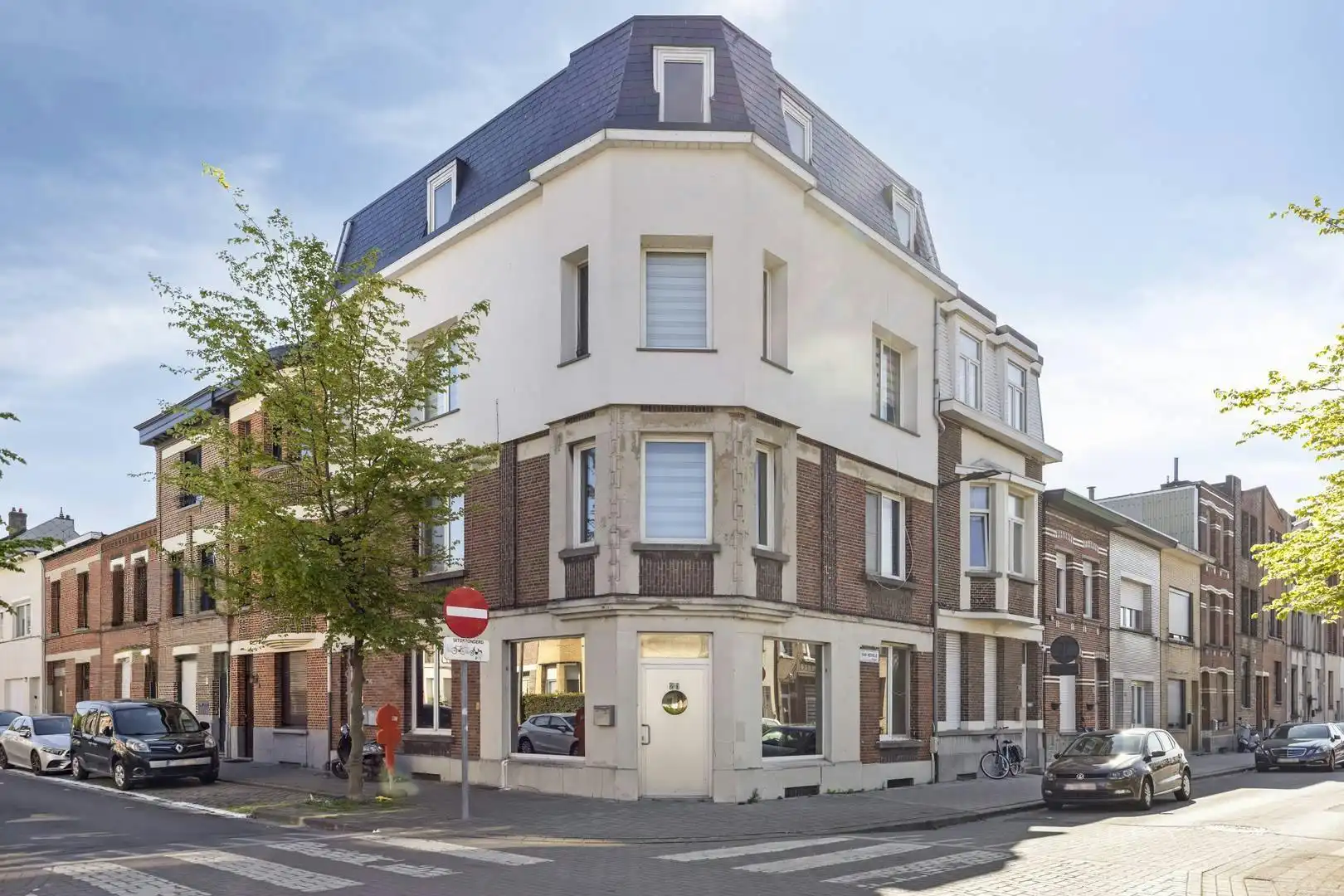 Appartement met 1 slaapkamer te koop in Deurne!  foto {{pictureIndex}}