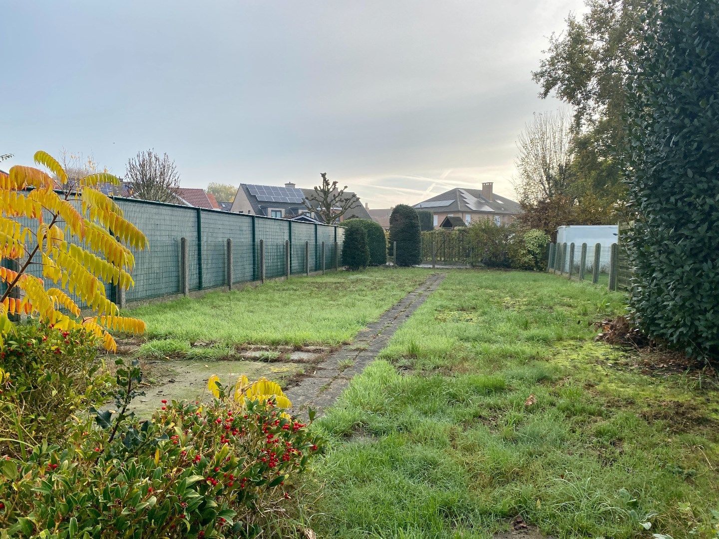 Ruime gezinswoning met 4 slaapkamers, royale tuin en veel potentieel! foto 10