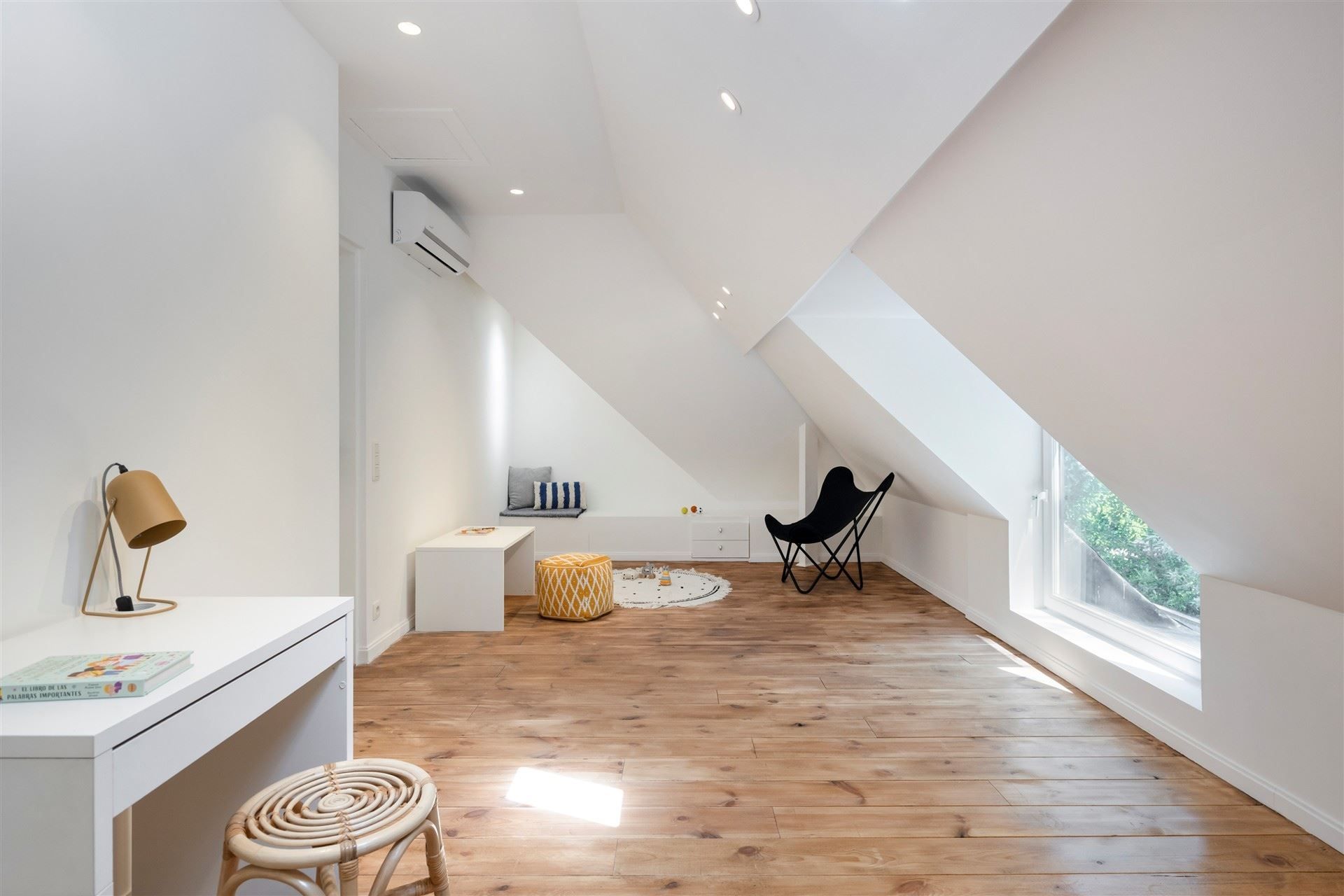 Top-notch gerenoveerde villa met 4 slaapkamers en 3 badkamers op 705m² met zuidtuin foto 31