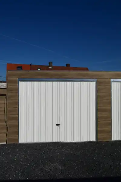 Garageboxen  TE HUUR  : Damberdstraat 37 8800 Roeselare foto 5