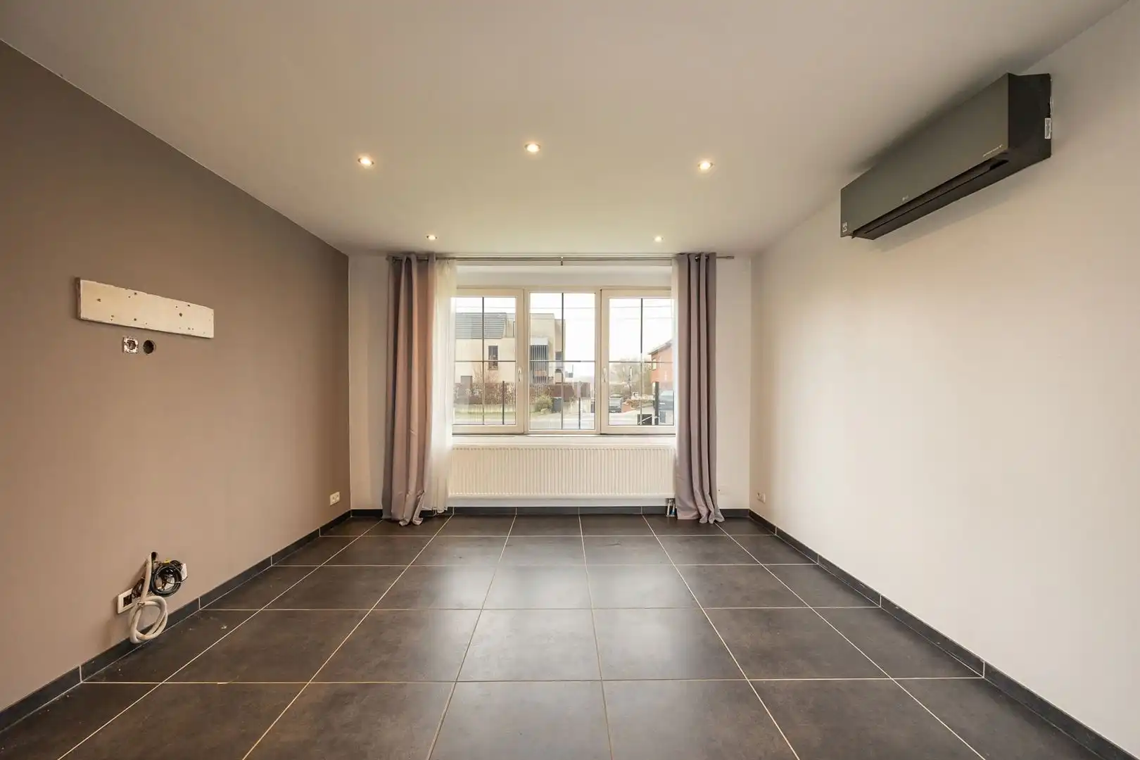 Een ruime halfopenbebouwing op 2000m2 foto 5