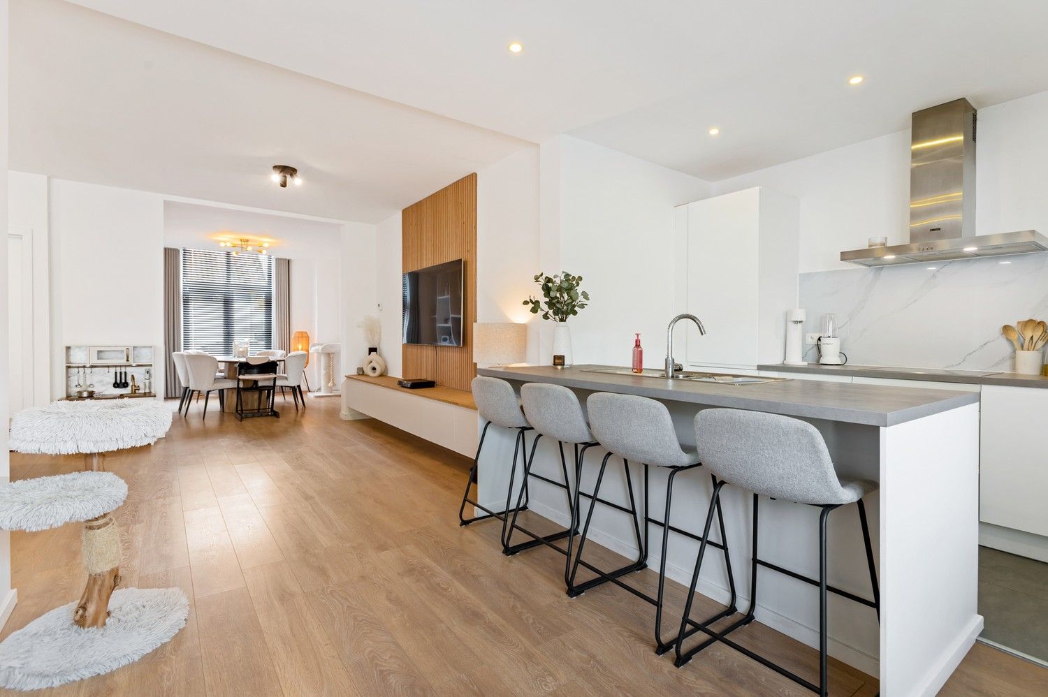 Instapklare woning met 3 slaapkamers, mooie tuin en garage in Kapellen! foto 9