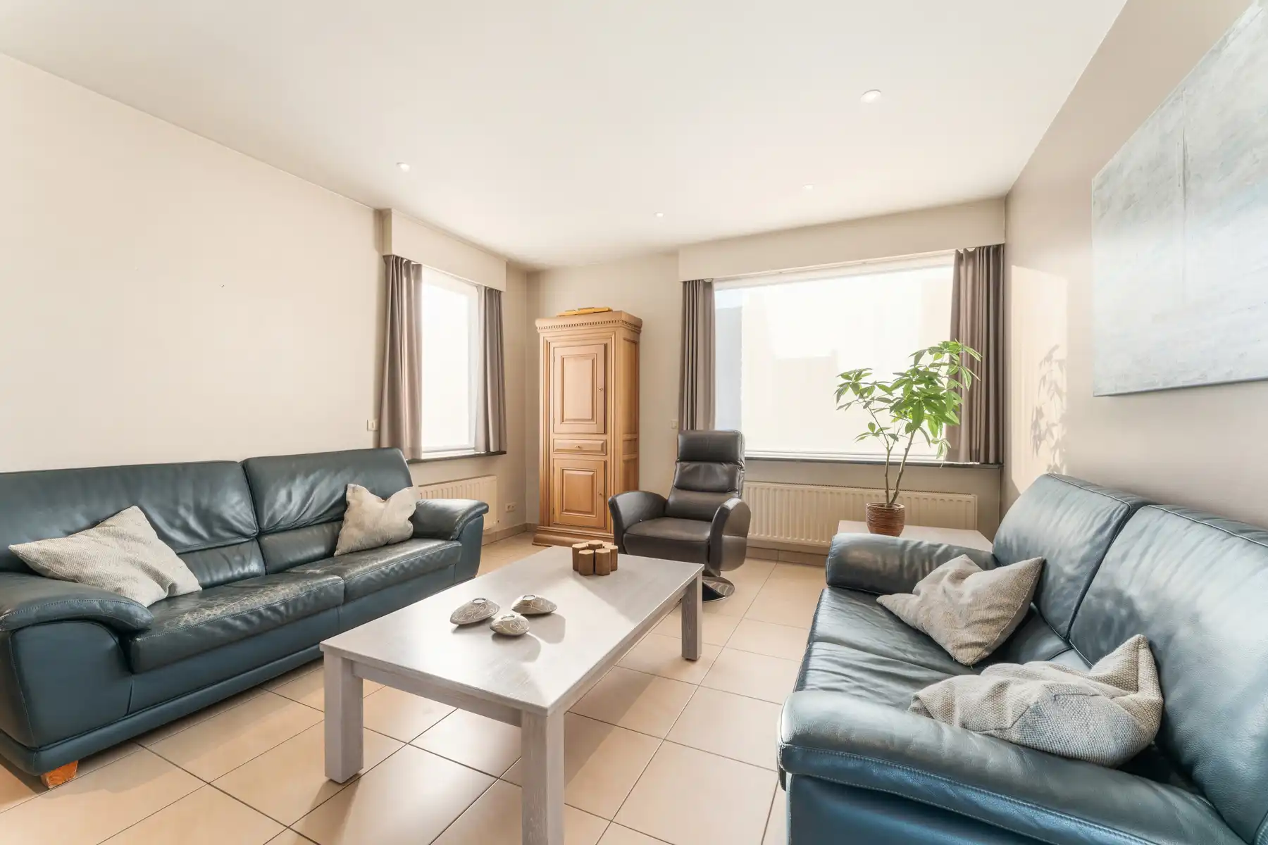 Verzorgde woning met ruim bijgebouw op perceel van 1.369 m² foto 11