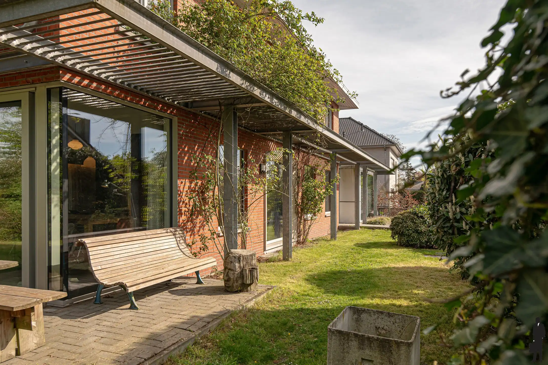 Ruime woning met zorgwoning foto 40