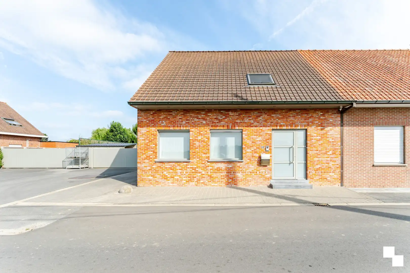 Veelzijdige eigendom met recente woning en heel wat opslagmogelijkheden te Lendelede foto 35