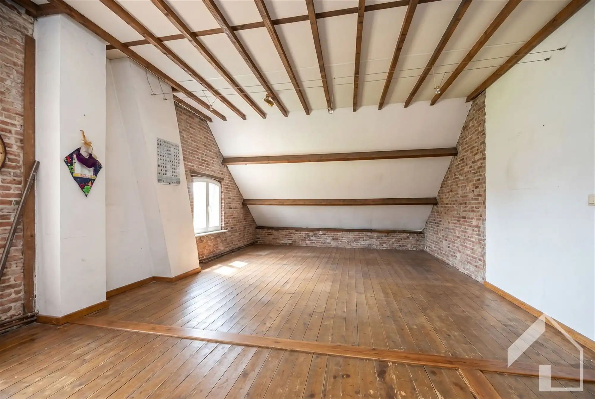 Unieke hoeve bestaande uit 2 individuele woningen en atelier foto 12
